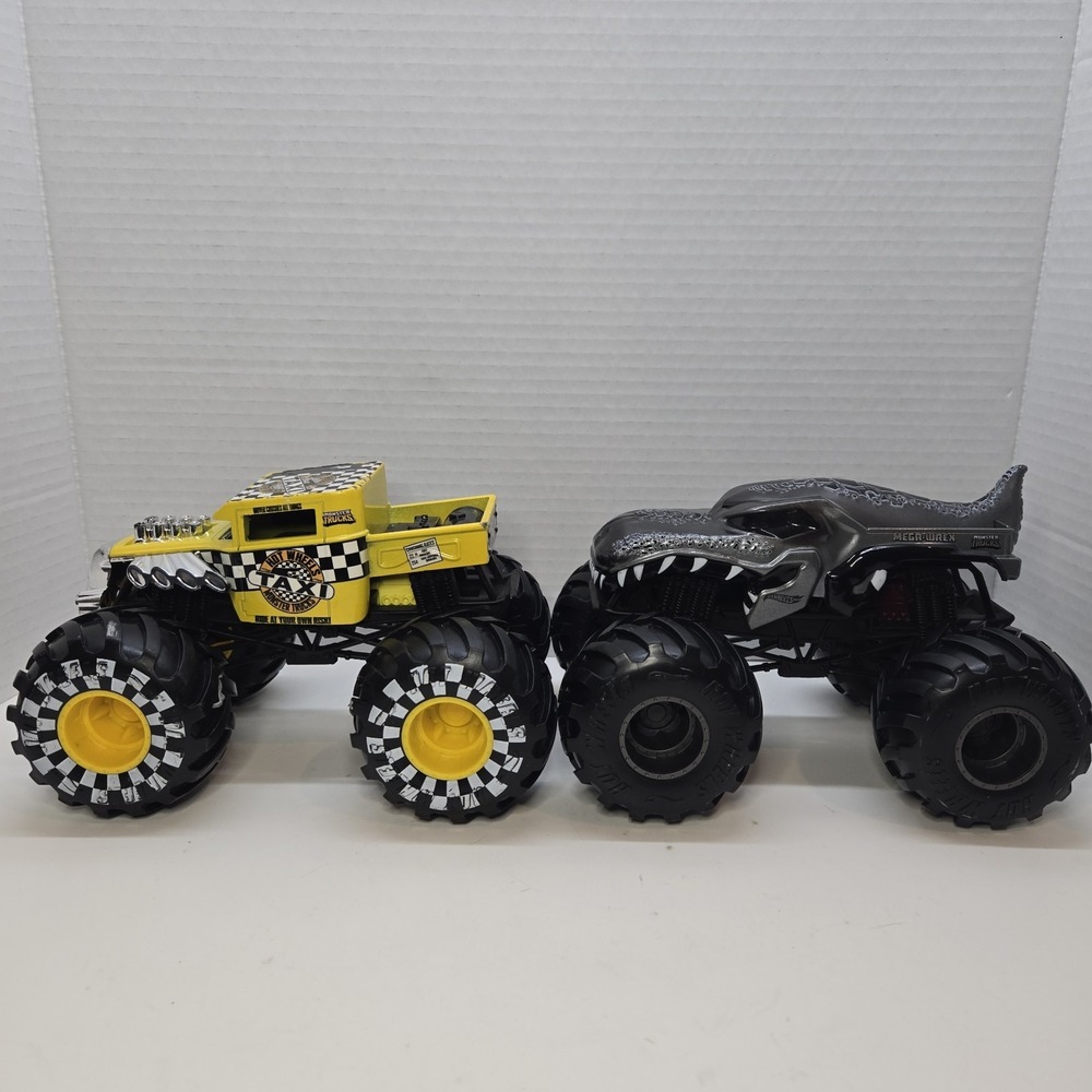 Hot Wheels Monster Truck‎ 2016-18 Mega Wrex & Bone Shaker Taxi 1/24 Metal